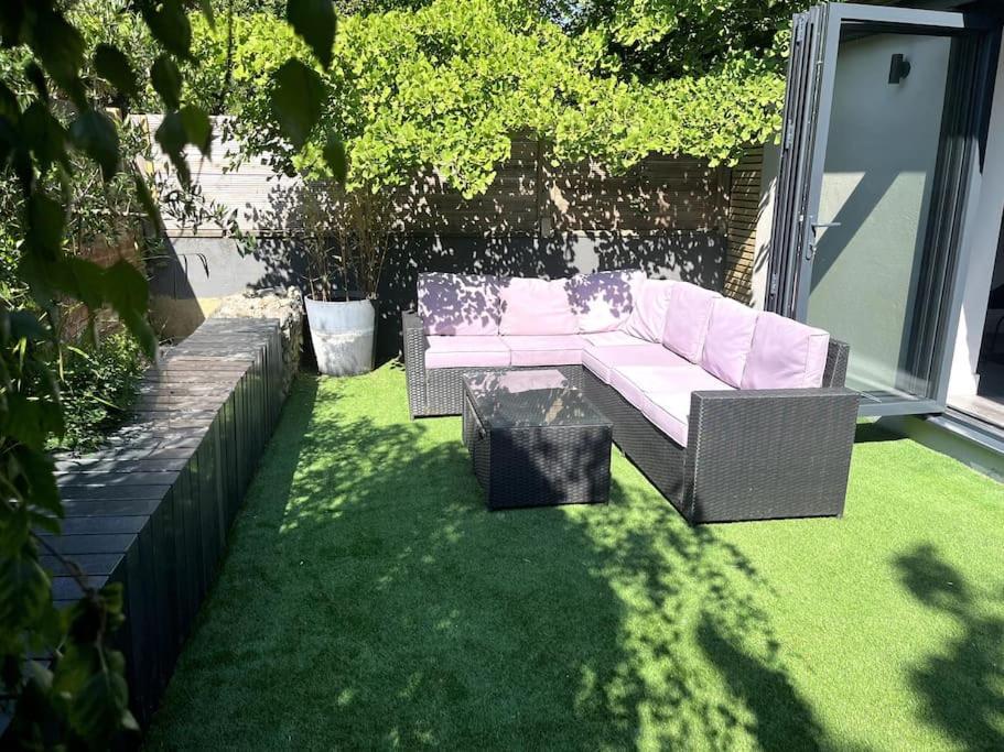 Апартаменты The Hideaway With Own Private Sunny Garden Борнмут Экстерьер фото
